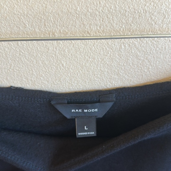 Rae Mode Off The Shoulder Top Size Large Black  Long Sleeve Pullover Stretch - Picture 5 of 8